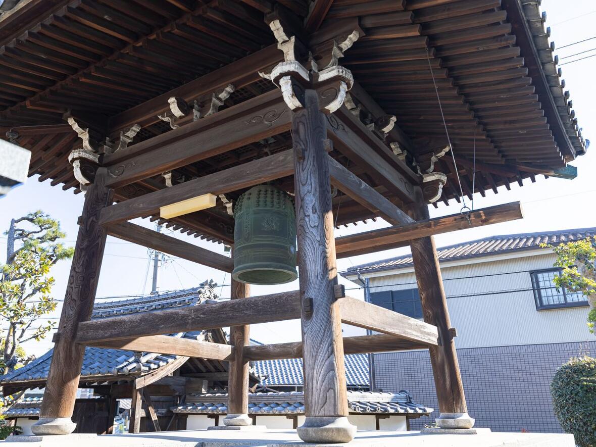 名古屋市中村区の永代供養墓・樹木葬の願隆寺の鐘撞堂