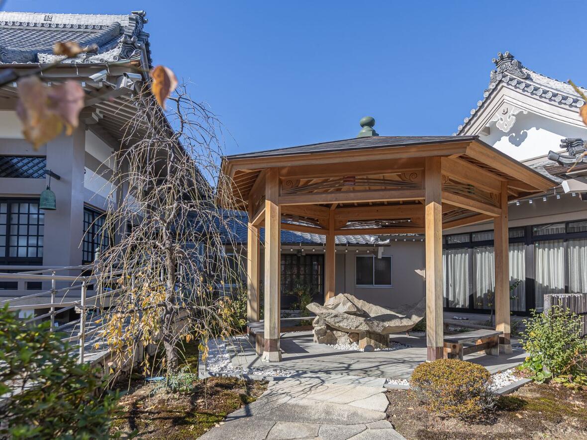 名古屋市中村区の永代供養墓・樹木葬の願隆寺の六角堂