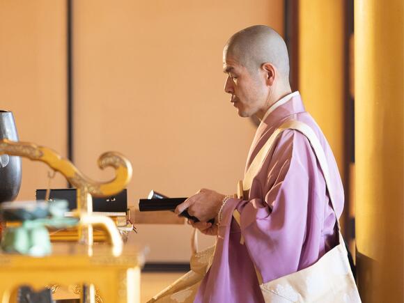 名古屋市中村区の永代供養墓・樹木葬の願隆寺の住職