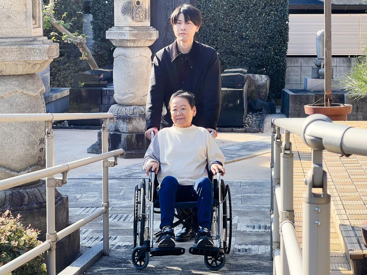 名古屋市中村区の永代供養墓・樹木葬の願隆寺　本堂前スロープ