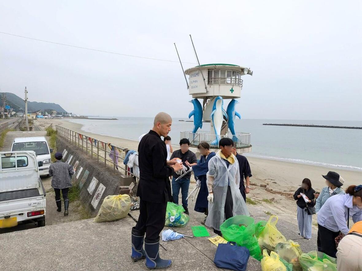 名古屋市中村区の永代供養墓・樹木葬の願隆寺が岩屋寺様と山海海岸のゴミ拾いを開催